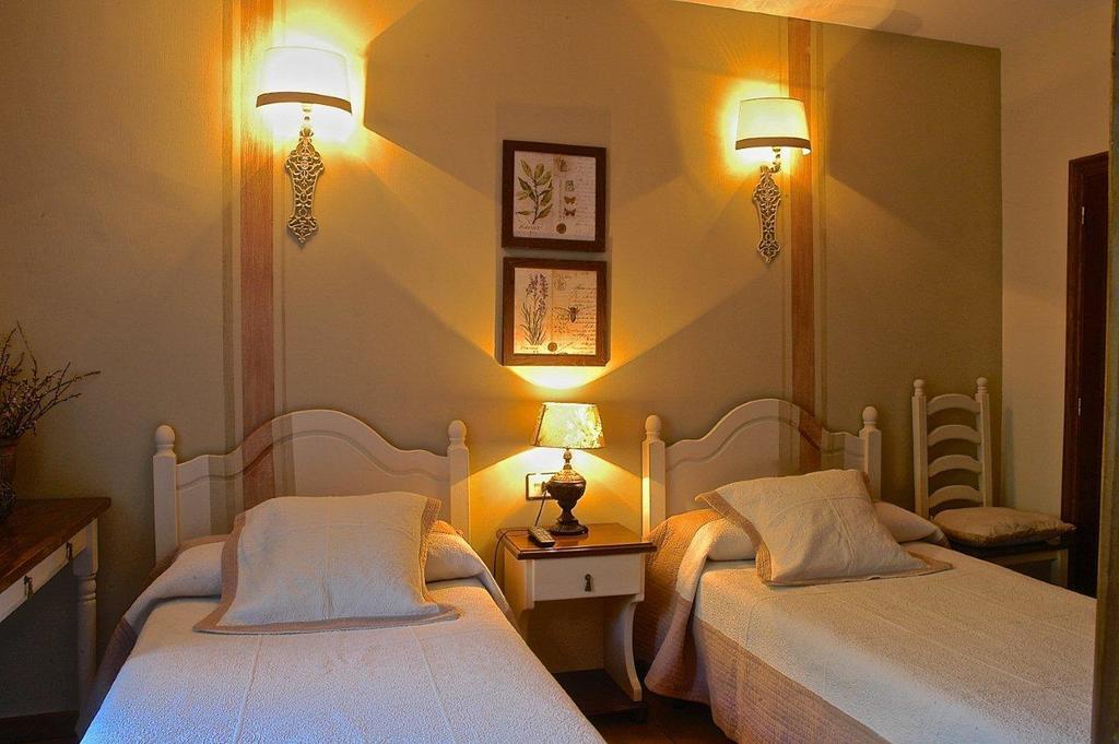 Hotel Casa Frauca Sarvise Room photo