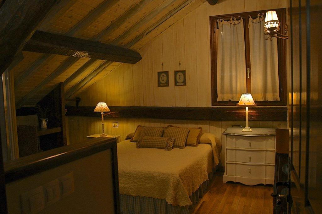 Hotel Casa Frauca Sarvise Room photo